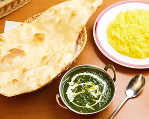 サグチキンカレーセット Saag Chicken Curry