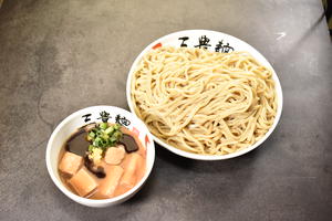 黒 濃厚魚介つけ麺