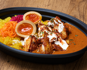 半熟煮卵＆チキンオーバーカレー Egg Chicken Over Curry