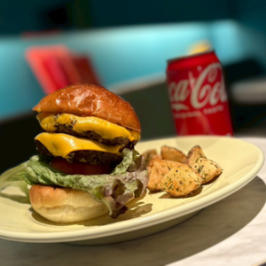 ダブルチーズバーガー / O.E.C. DOUBLE CHEESE BURGER