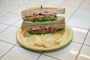 BLT＆フムス サンドイッチ
