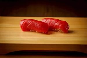 本鮪 赤身握り(2貫)