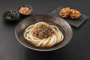 (温)黒毛和牛の極太おうどん～とり唐～