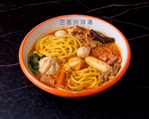 麻辣湯(マーラータン/玉米面・とうもろこし麺)