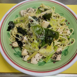小柱と鮮魚のタップナードソースパゲッティ