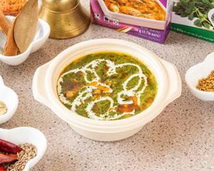 チキンほうれん草カレー Chicken ＆ Spinach Curry