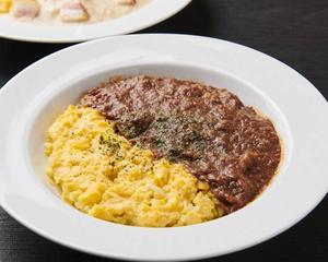 じっくり煮込んだ特製デミオムライス Slow Cooked Special Demi-Glace Omelette Rice