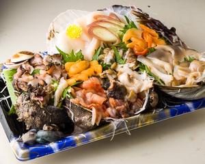 寿司屋が作る活貝類盛合せ3～5人前 Assorted Shellfish Platter (Serves 3-5)