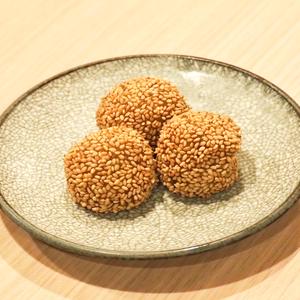 ゴマ団子3個