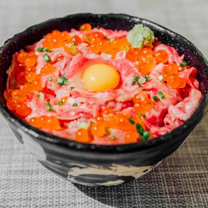 1.炙り牛とろいくら丼