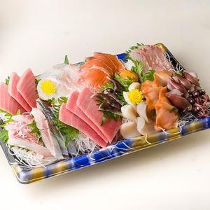 寿司屋が作る特上お刺身盛合せ2～3名様 Assorted Deluxe Raw Fish Platter (Serves 2-3)