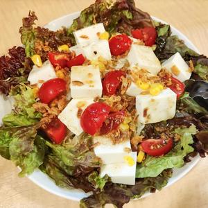豆腐サラダ