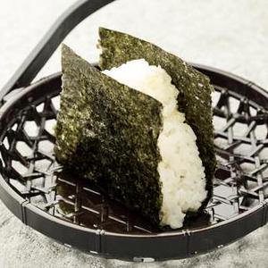 塩にぎり:駿河湾の戸田天然塩使用/Salted