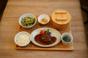 ハンバーグ定食