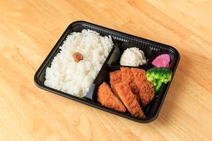とんかつ弁当