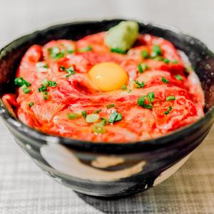 16.とろける炙り牛とろ丼