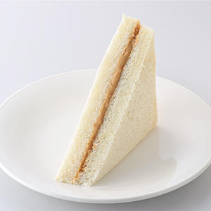 カフェ・ド・クリエ ヒーナッツサント (ハーフ)Peanut Butter Sandwich