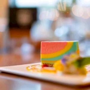レインボーレアチーズケーキ