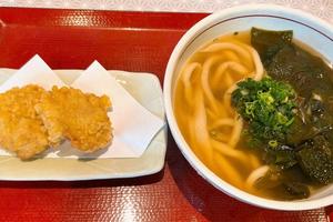 鶏天わかめうどん