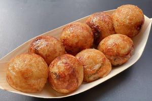 ミシュラン掲載店で修業した焼き師のたこ焼き(ゴマ油塩味)8個入