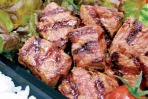 コロコロステーキ弁当肉トリプル盛り