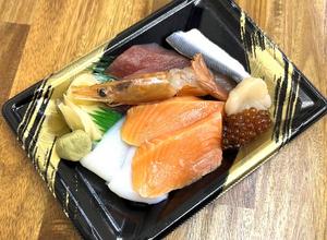 丼丸 刺身盛り合わせ
