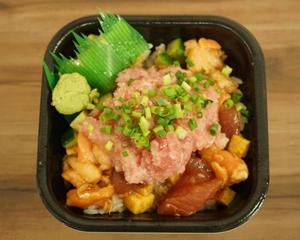丼丸 バラネギトロ丼