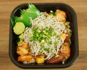 丼丸 バラしらす丼
