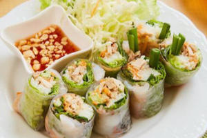 タイ風生春巻き 2本入り Thai Fresh Spring Rolls