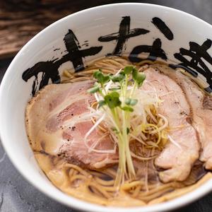 人気No. 1染醤油ラーメン