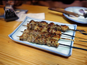 ②ヨーグルトでマリネした ラムスペアリブ 2串