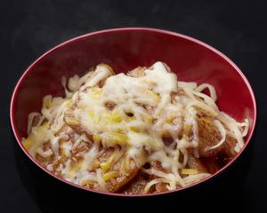 【チーズがけ】豚丼(肉140g,ご飯200g,チーズ)