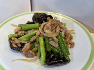 豚肉細切りとニンニクの芽炒め定食
