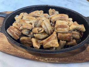 当店人気NO.1 「地元の味」 ホルモン焼き