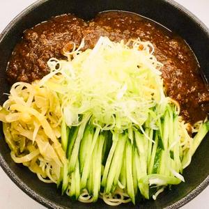 ジャージャン麺