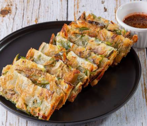 ニラチヂミ Chinese Chive Korean Pancake