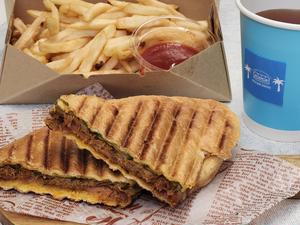 ポロサンド(グリルチキン)とポテト＆ドリンクセット polo SANDWICH with potato＆drink