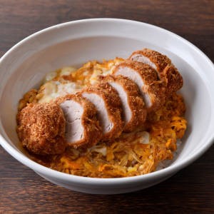 とんかつ檍の特ひれかつ丼(ひれ 約230g・かつ後のせ)