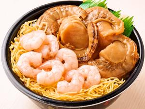 魚丼 煮ホタテ開きボイルえび丼 (93)