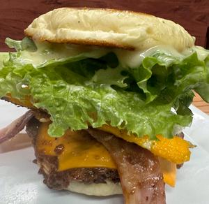 横綱ベーコンチーズバーガー