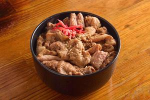 もつ煮丼
