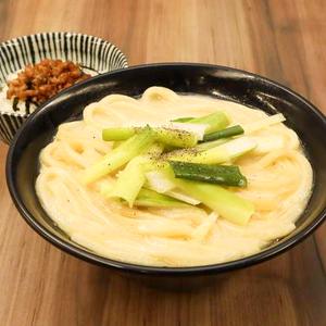 ネギの鶏白湯うどん＆ミニ鶏そぼろ丼セット