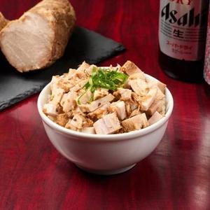 【丼メニュー当店一番人気】細切れチャーシュー丼 [Most popular bowl menu item] Shredded pork bowl
