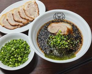 黒博多チャーシューメン Black Hakata Roast Pork Fillet Ramen