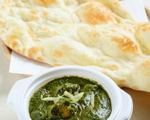 ほうれん草チキンカレー Spinach ＆ Chicken Curry