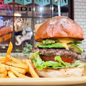 アボカドデラックスバーガー【AVOCADO DELUXE BURGER】