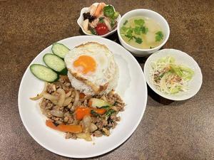 ガパオライス【ランチ ミニヤウムンセンセット】