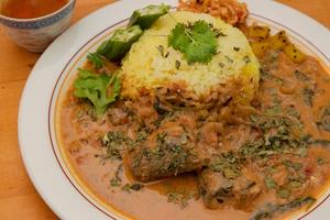 サバとホウレン草のココナッツカレー