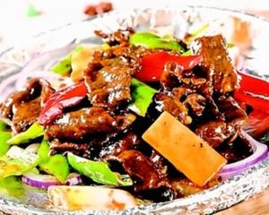 牛肉の黒胡椒の鉄板焼き