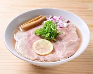 淡色醤油の貝ダシ中華そば